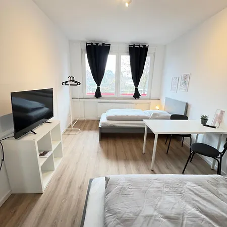 Workerslodge - Naehe Dus - Messe Fuer 6 Personen In Apartament