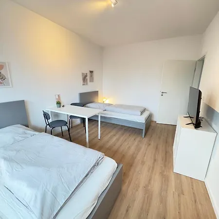 Workerslodge - Naehe Dus - Messe Fuer 6 Personen In Apartament *