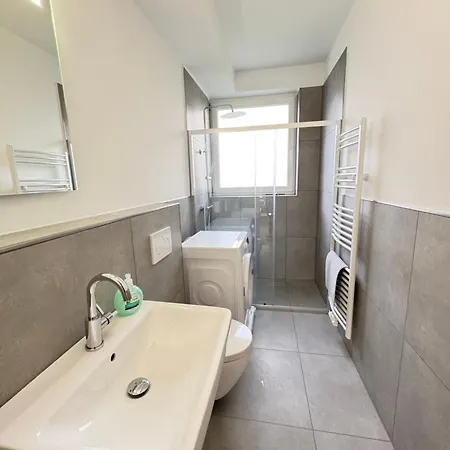 Workerslodge - Naehe Dus - Messe Fuer 6 Personen In Apartament